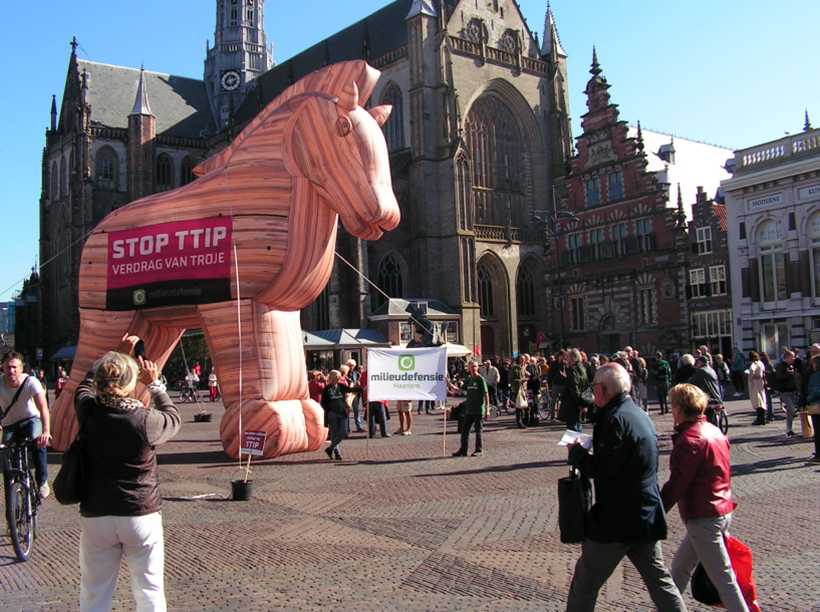 TTIPpaard van Troje was even in Haarlem
