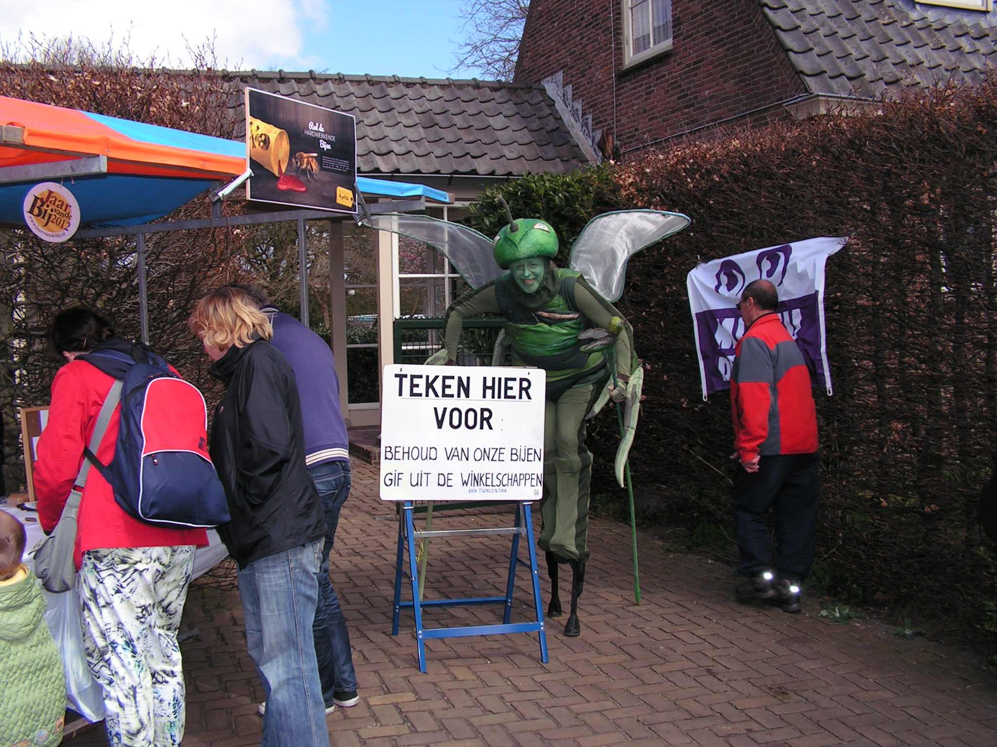 Ook bijengif-actie bij Intratuin Haarlem-Cruquius | Welkom ...